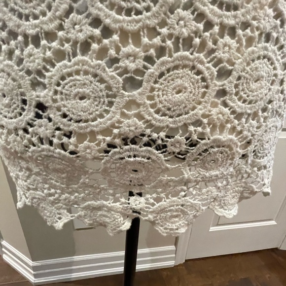 Crocheted knit cream colored top - Picture 4 of 7